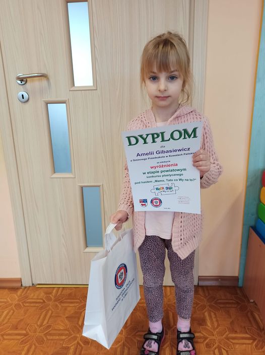 11.01.2022 Rozstrzygnięcie konkursu PSSE Turek. Wyróżnienie w etapie powiatowym w konkursie plastycznym pod hasłem Mamo Tato co Wy na to otrzymała Amelia Gibasiewicz. Gratulujemy